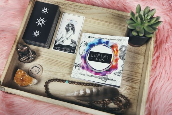 Outils de voyance essentiels pour comprendre votre avenir proche